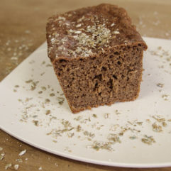 Roggenschrotbrot